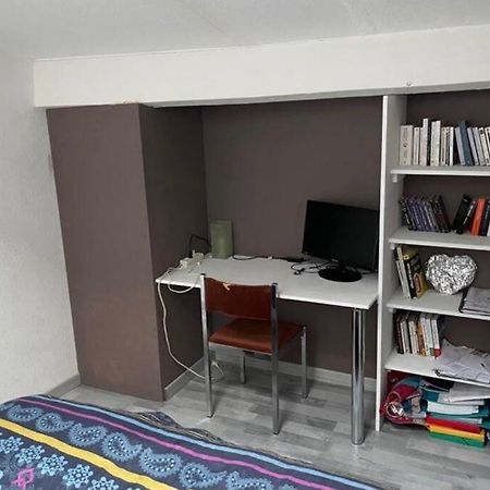 Joli Duplex En Centre Ville De 40M2 Climatise Istres Exterior foto